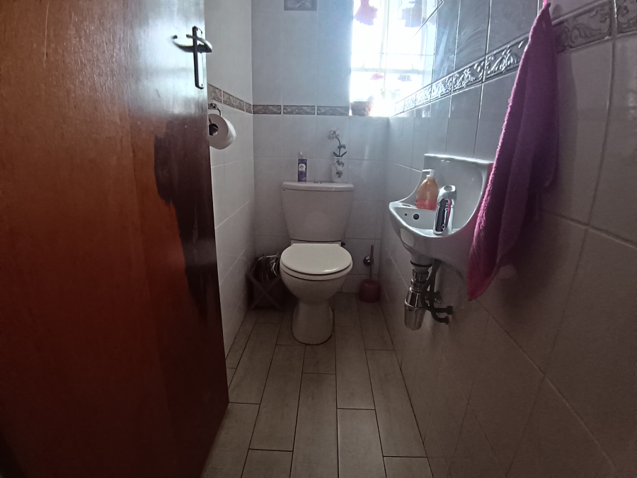 4 Bedroom Property for Sale in Belhar Western Cape